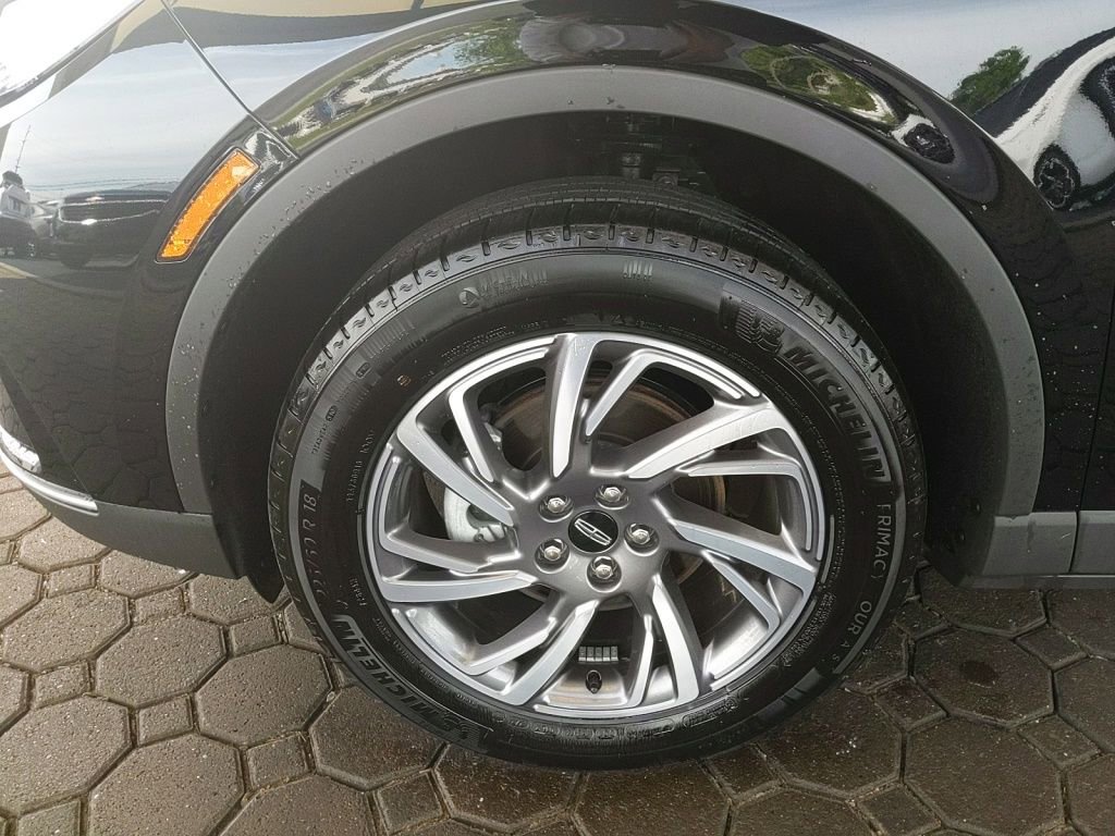 Used 2025 Lincoln Corsair AWD w/ Equipment Group 101A image 10
