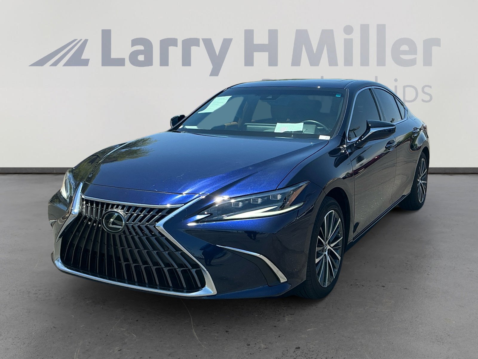 Used 2025 Lexus ES 300h w/ Premium Package FWD image 1