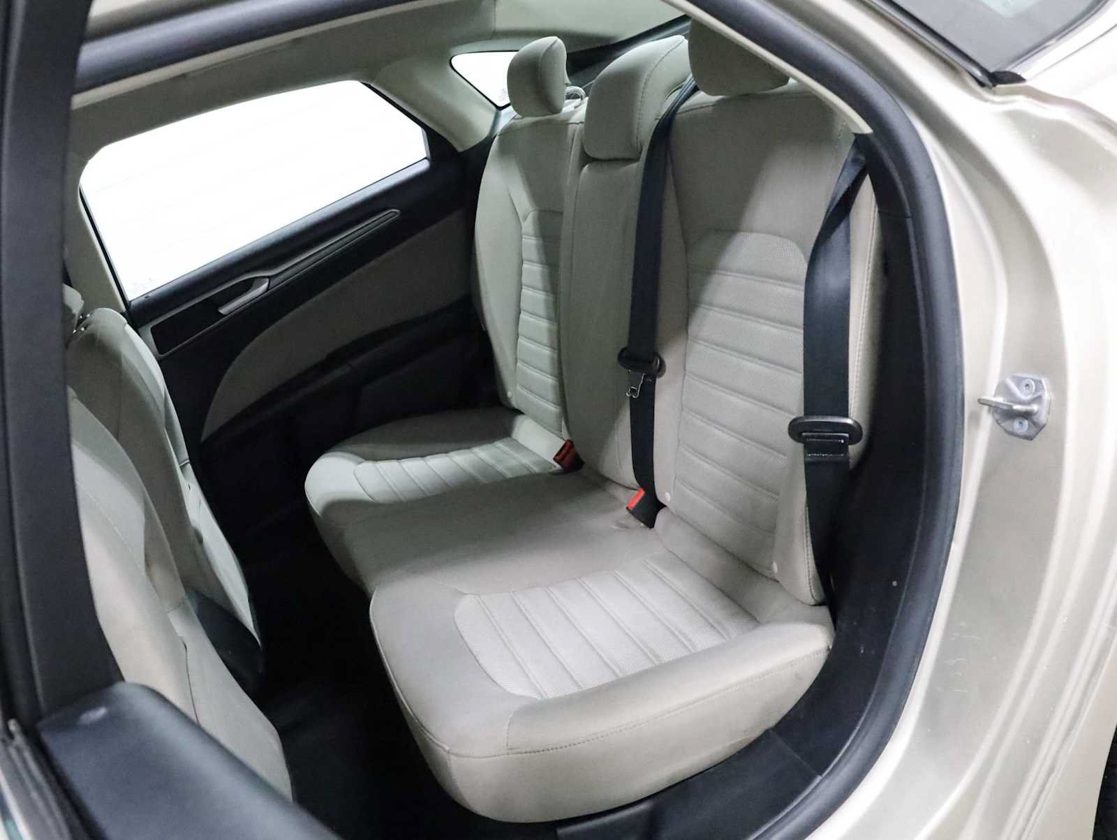 Used 2019 Ford Fusion S FWD image 32