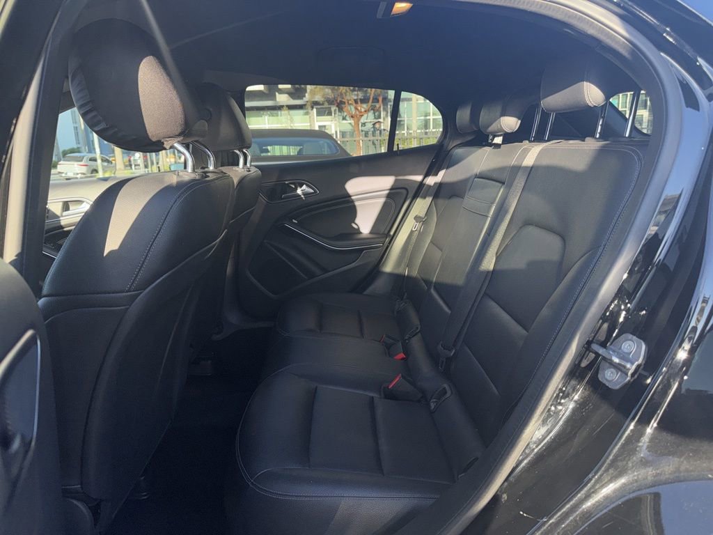 Used 2018 Mercedes-Benz GLA 250 w/ AMG Line Exterior image 10