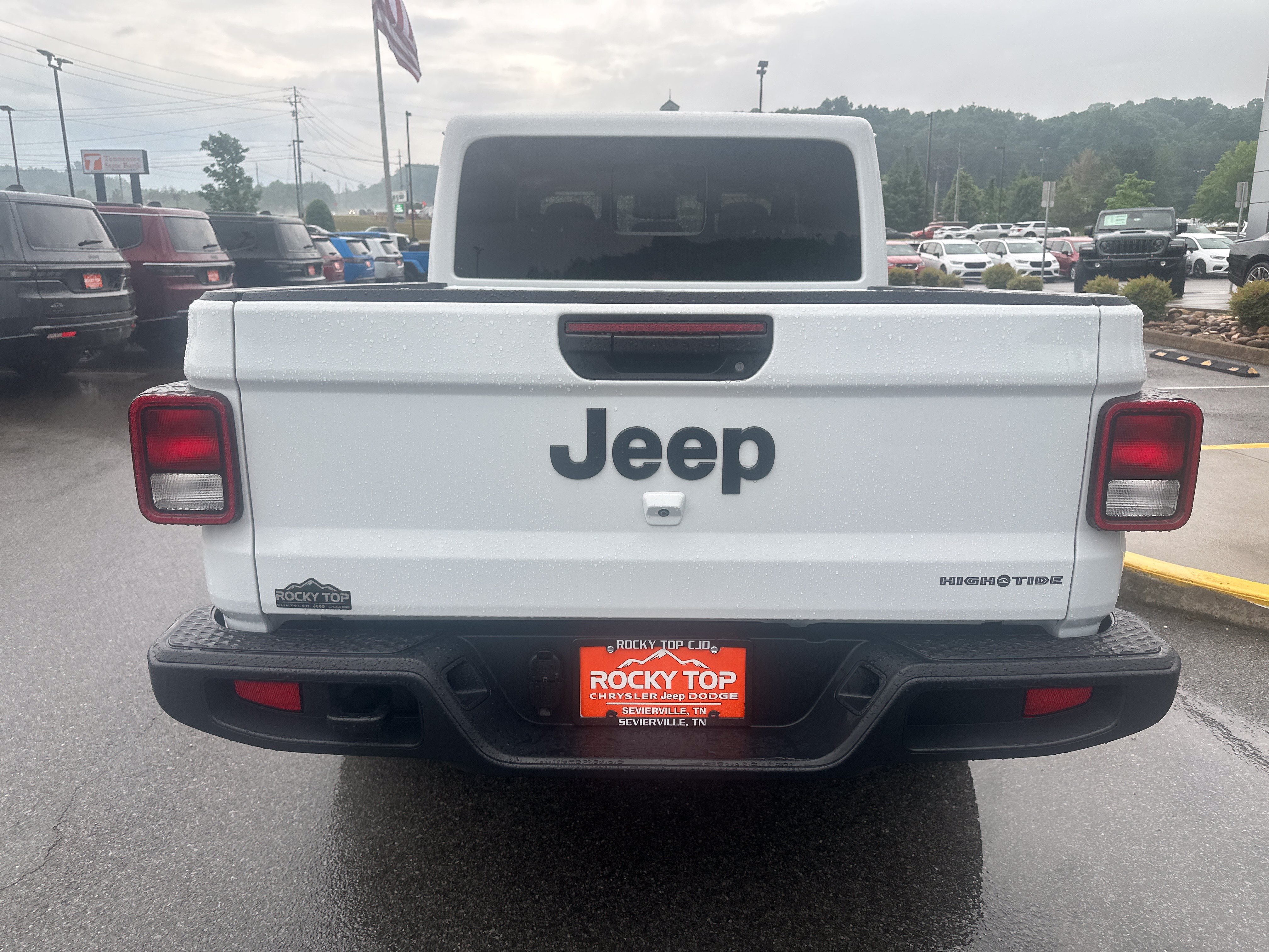 Used 2025 Jeep Gladiator Sport AWD/4WD image 9