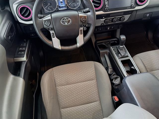 Used 2022 Toyota Tacoma SR5 w/ Technology Package image 23
