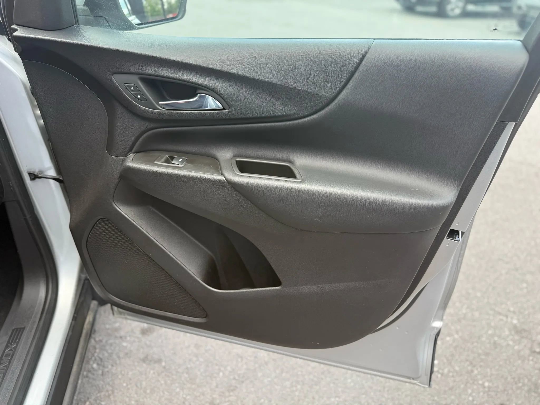 Used 2020 Chevrolet Equinox LT image 16