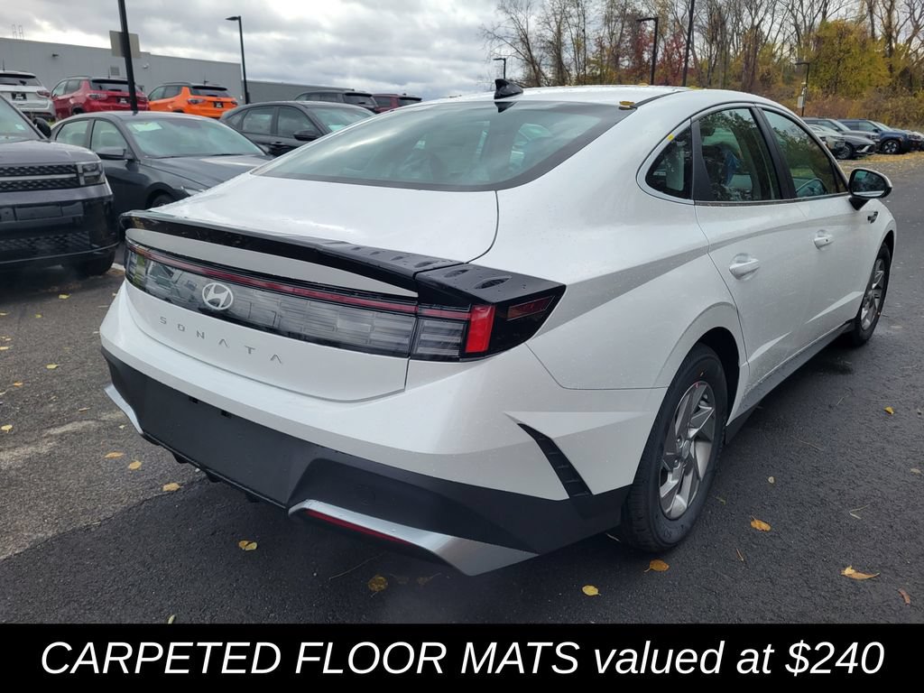 New 2026 Hyundai Sonata SE FWD image 3