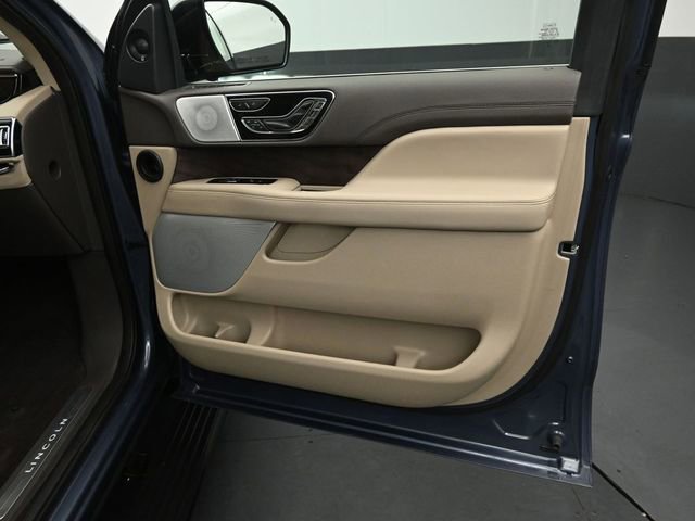 Used 2023 Lincoln Navigator Reserve image 35