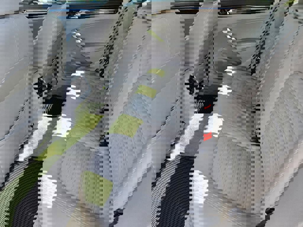 Used 2014 Volkswagen Passat TDI SEL Premium image 19