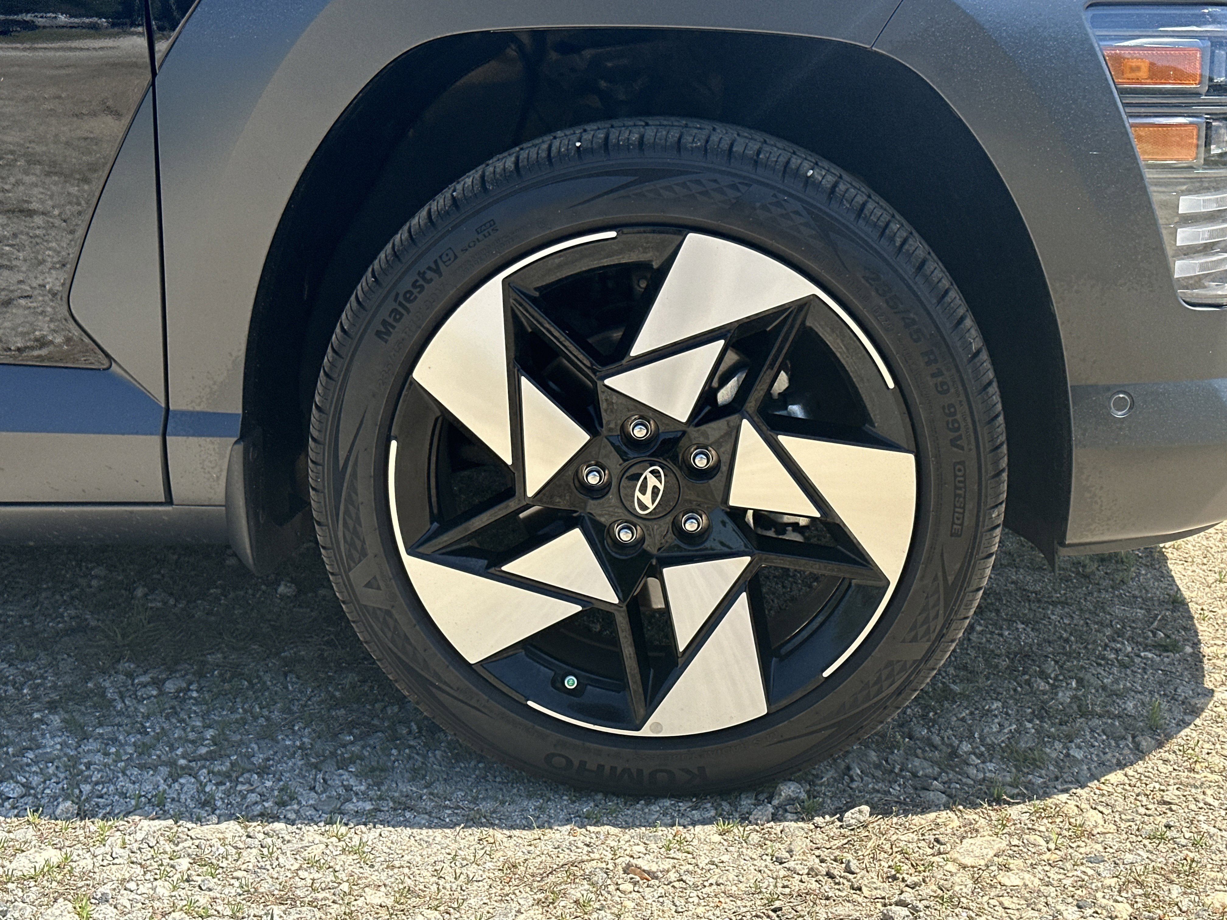 Used 2025 Hyundai Kona Limited image 12