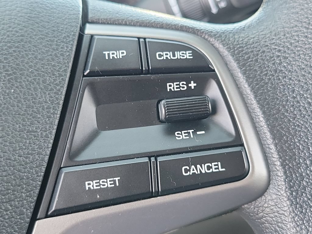 Used 2017 Hyundai Elantra SE FWD image 6