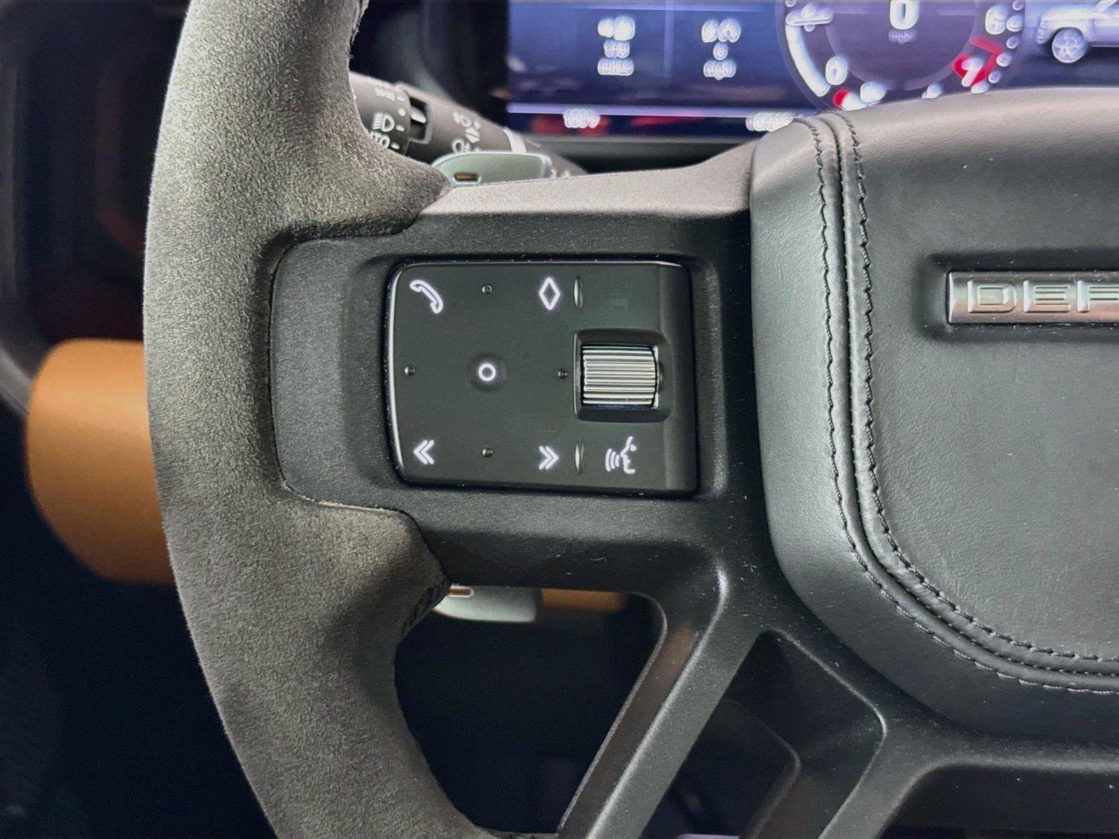 Used 2023 Land Rover Defender 110 V8 AWD/4WD image 15