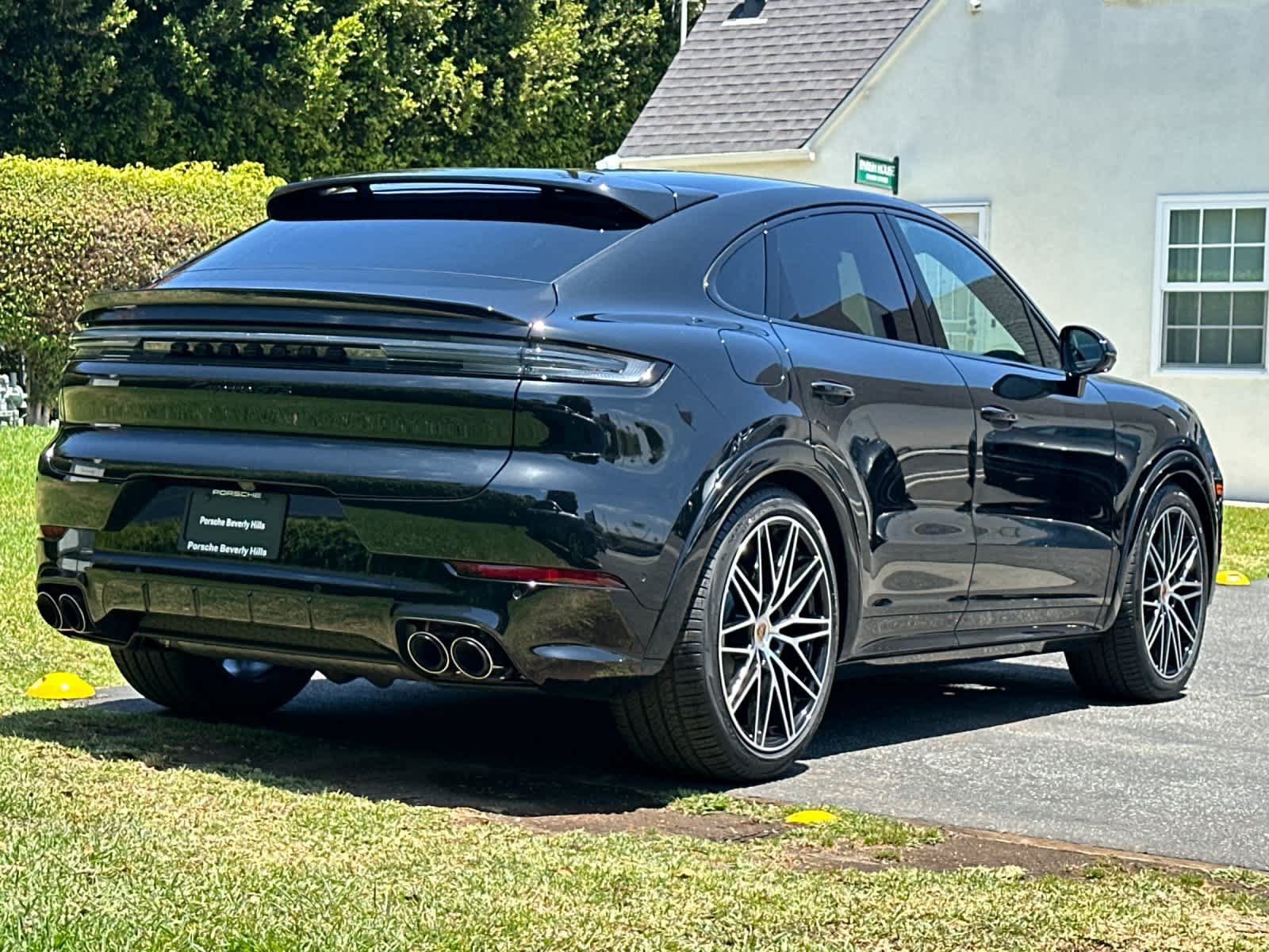 New 2026 Porsche Cayenne GTS AWD/4WD image 8