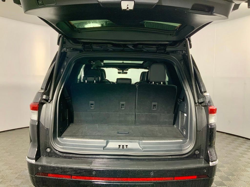 Used 2024 Lincoln Navigator Reserve image 15