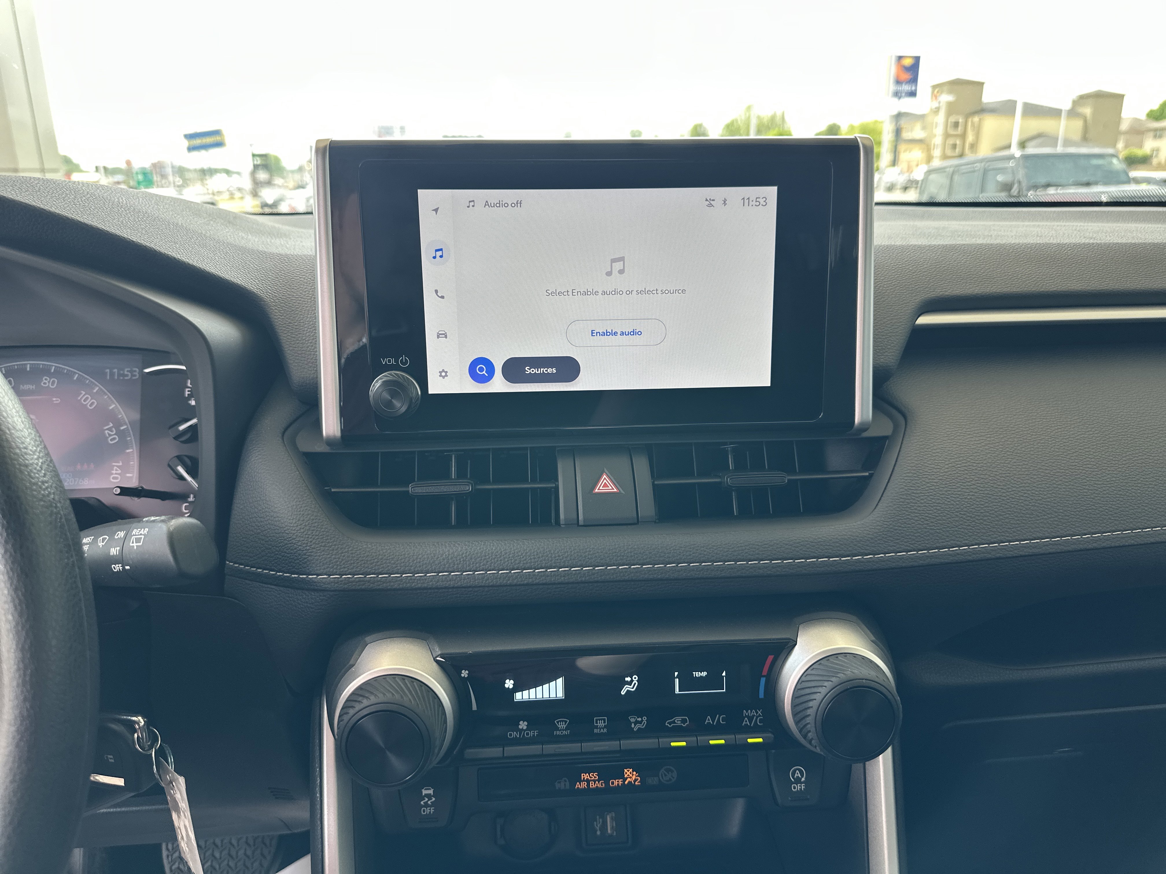 Certified 2025 Toyota RAV4 LE AWD/4WD image 31