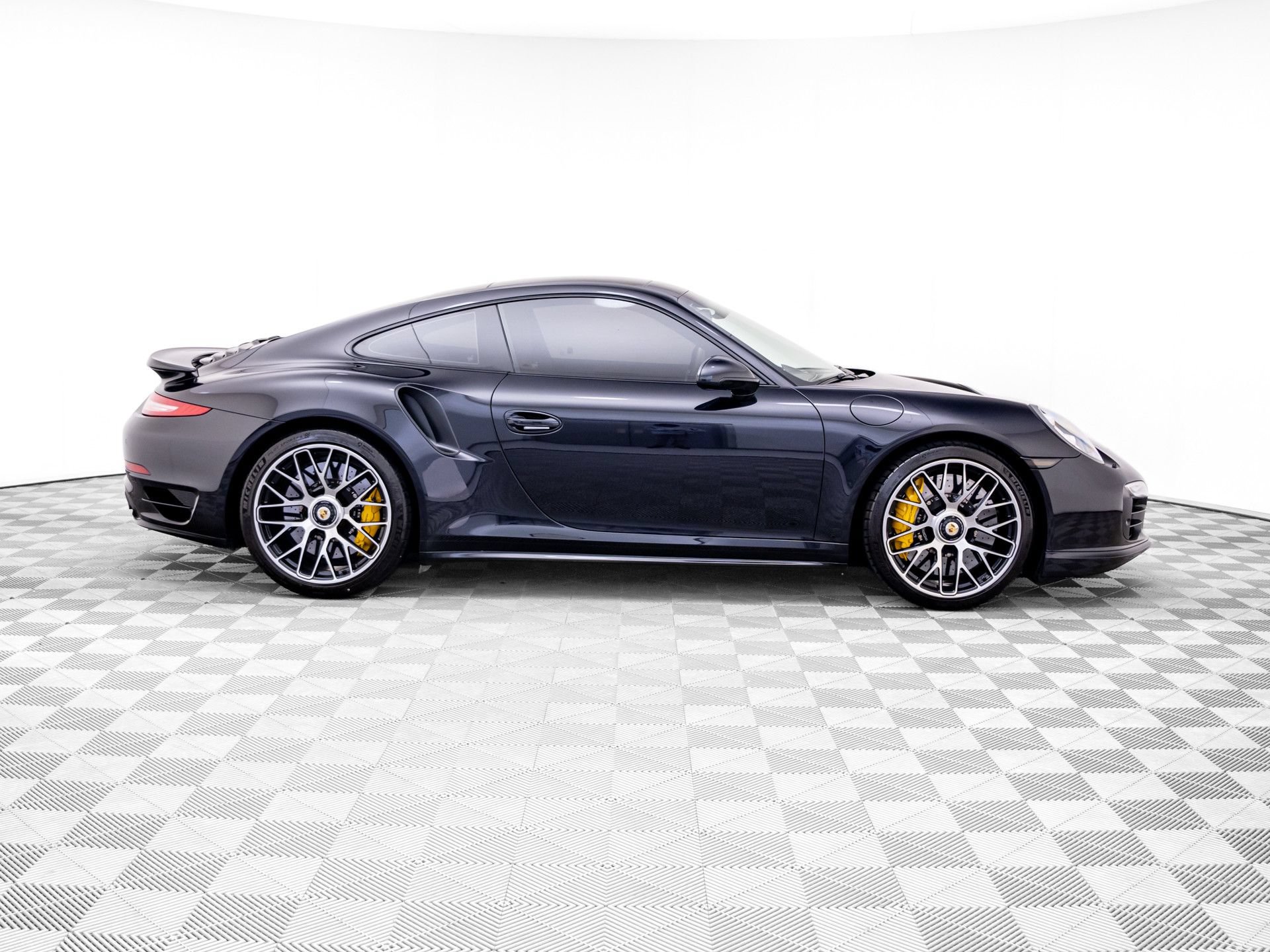 Used 2015 Porsche 911 Turbo S AWD/4WD image 7