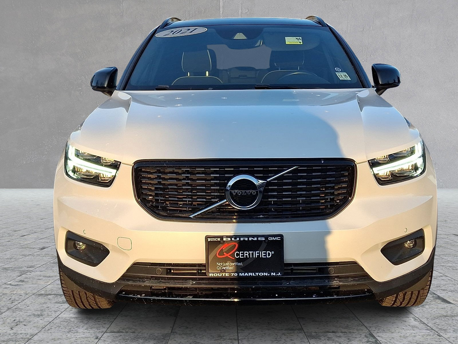 Used 2021 Volvo XC40 T5 R-Design w/ Climate Package image 3