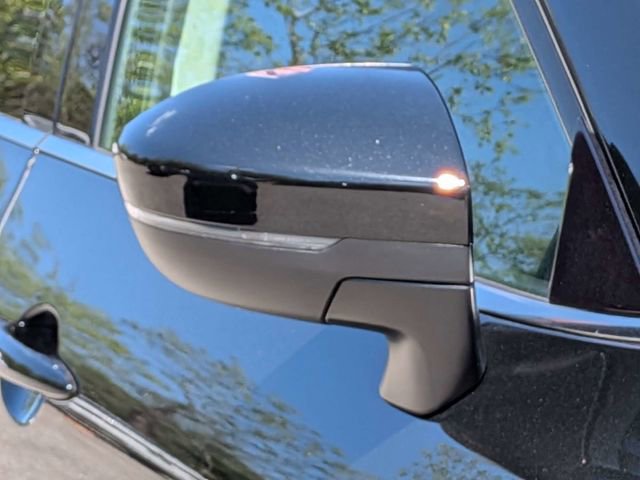 Used 2025 Nissan Pathfinder SV FWD image 9