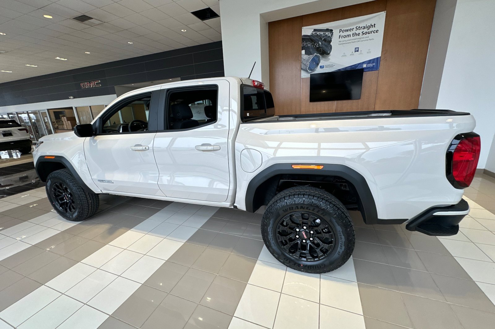 New 2026 GMC Canyon Elevation image 3