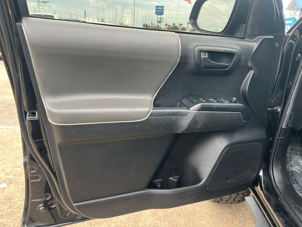 Used 2022 Toyota Tacoma SR w/ SR Convenience Package RWD image 18