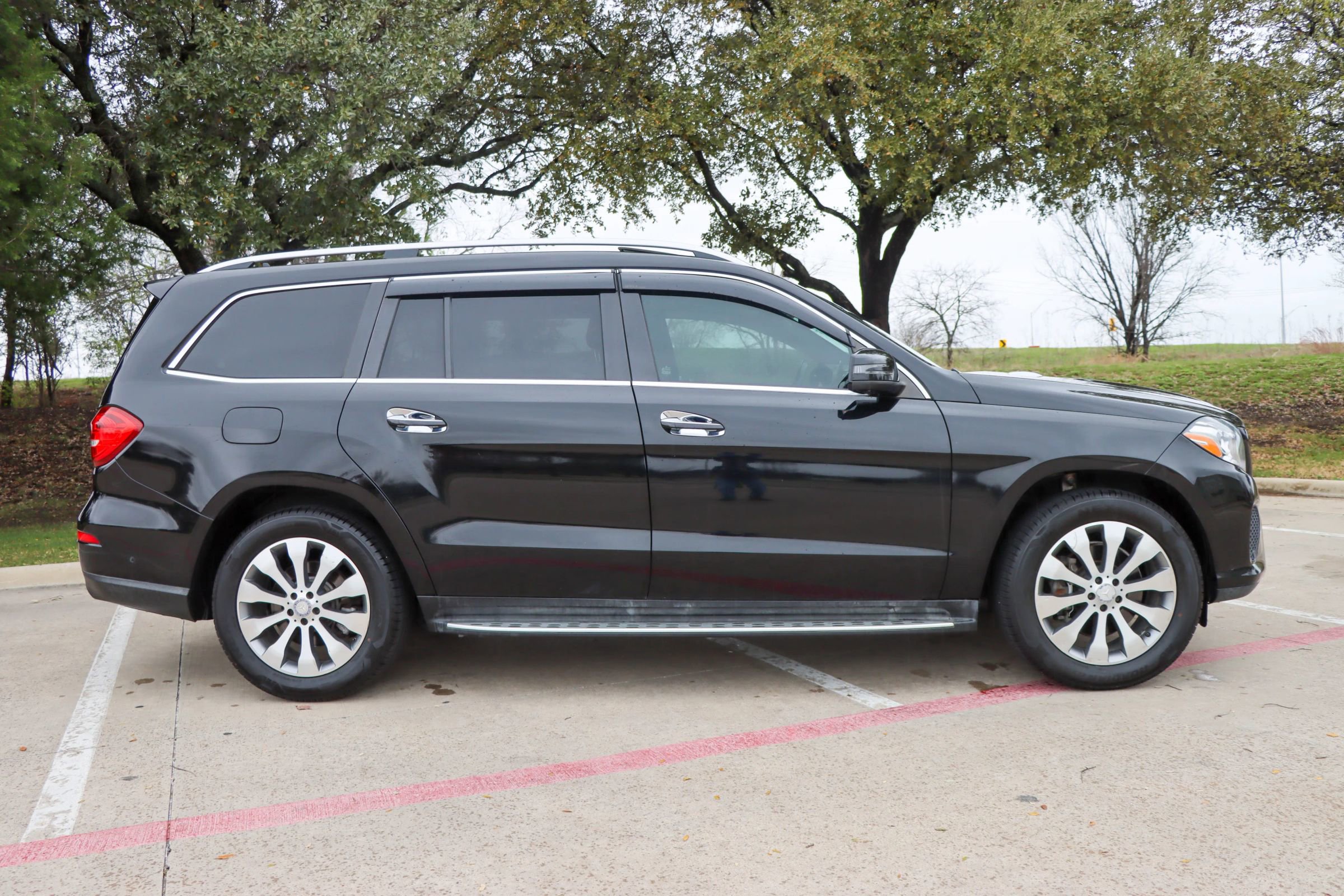 Used 2017 Mercedes-Benz GLS 450 4MATIC image 8