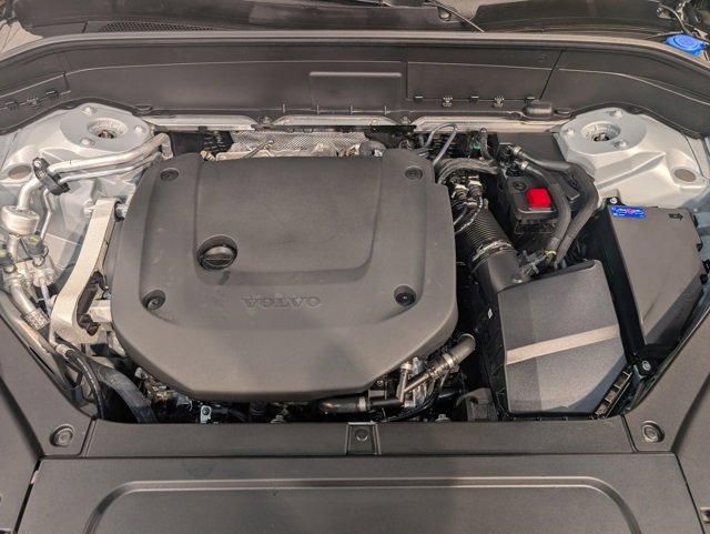 Used 2025 Volvo XC90 B6 Plus image 33