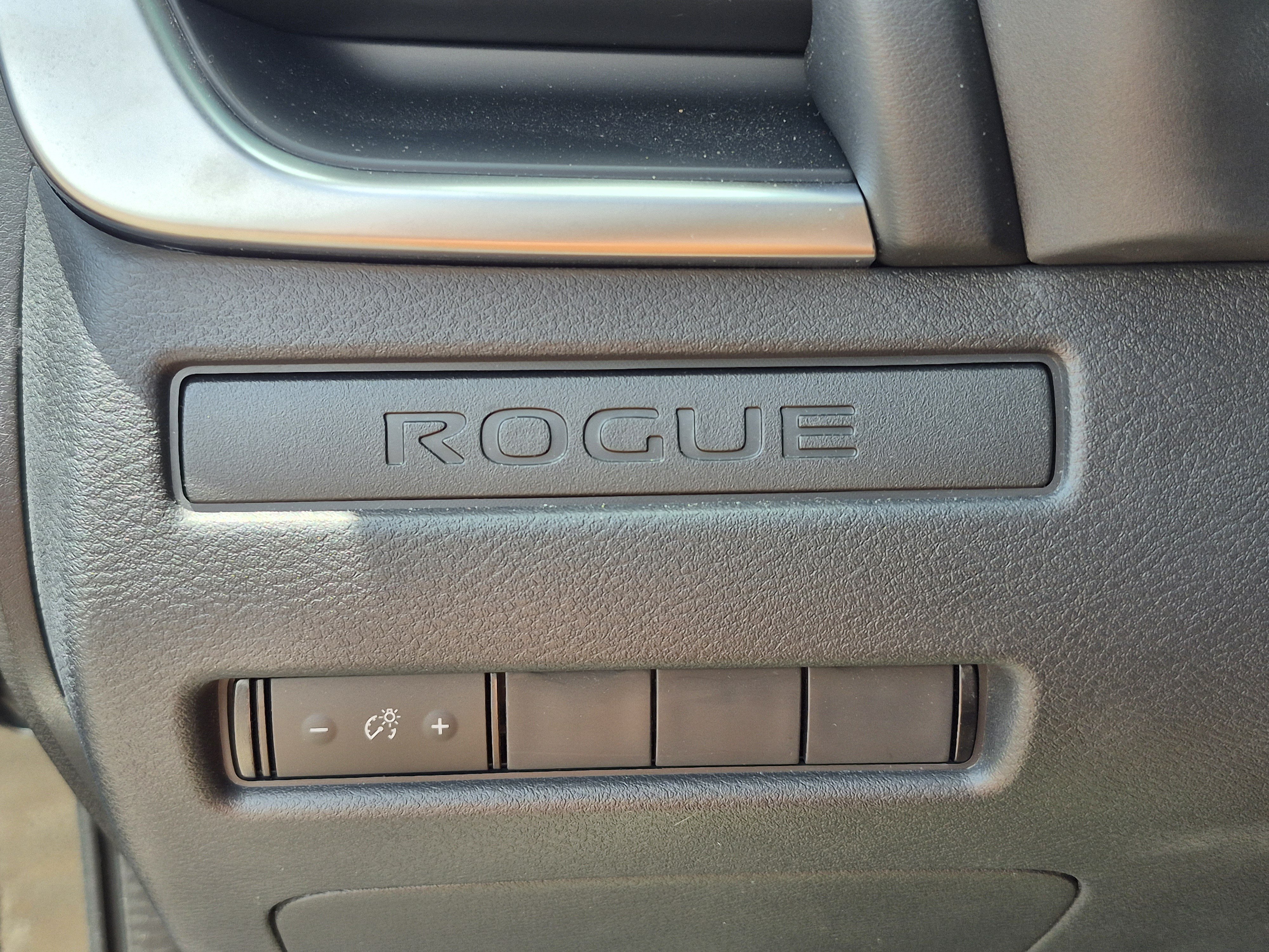 Used 2022 Nissan Rogue S FWD image 31