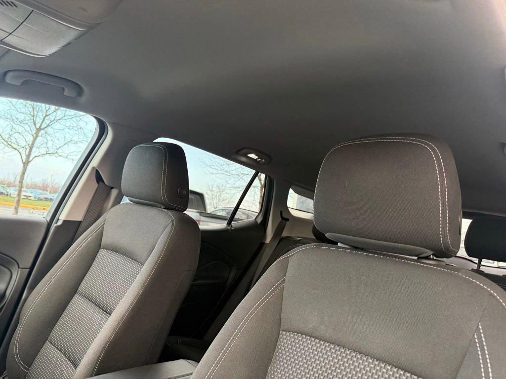 Used 2023 GMC Terrain SLE w/ Driver Convenience Package image 7