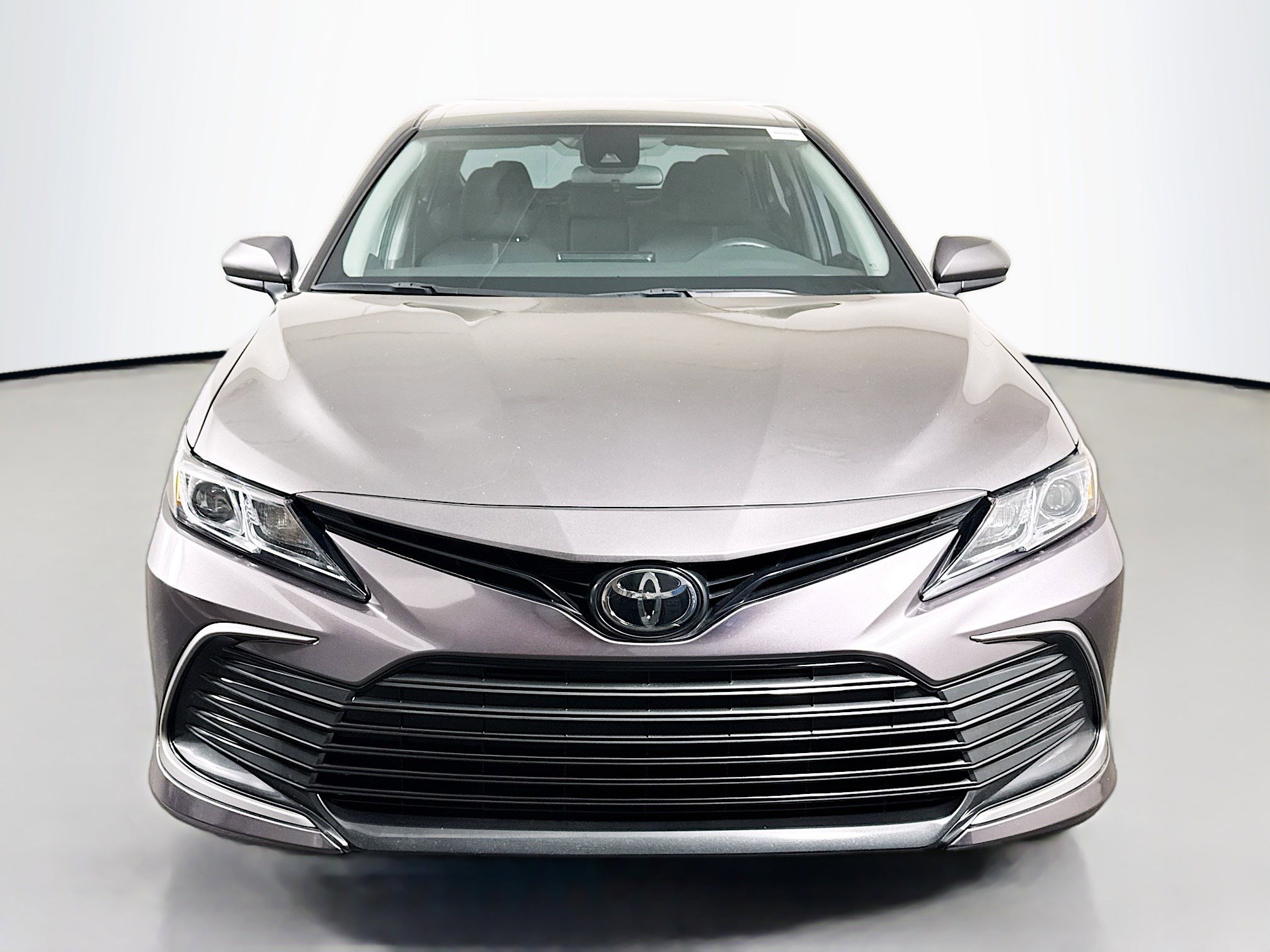 Used 2024 Toyota Camry LE image 2