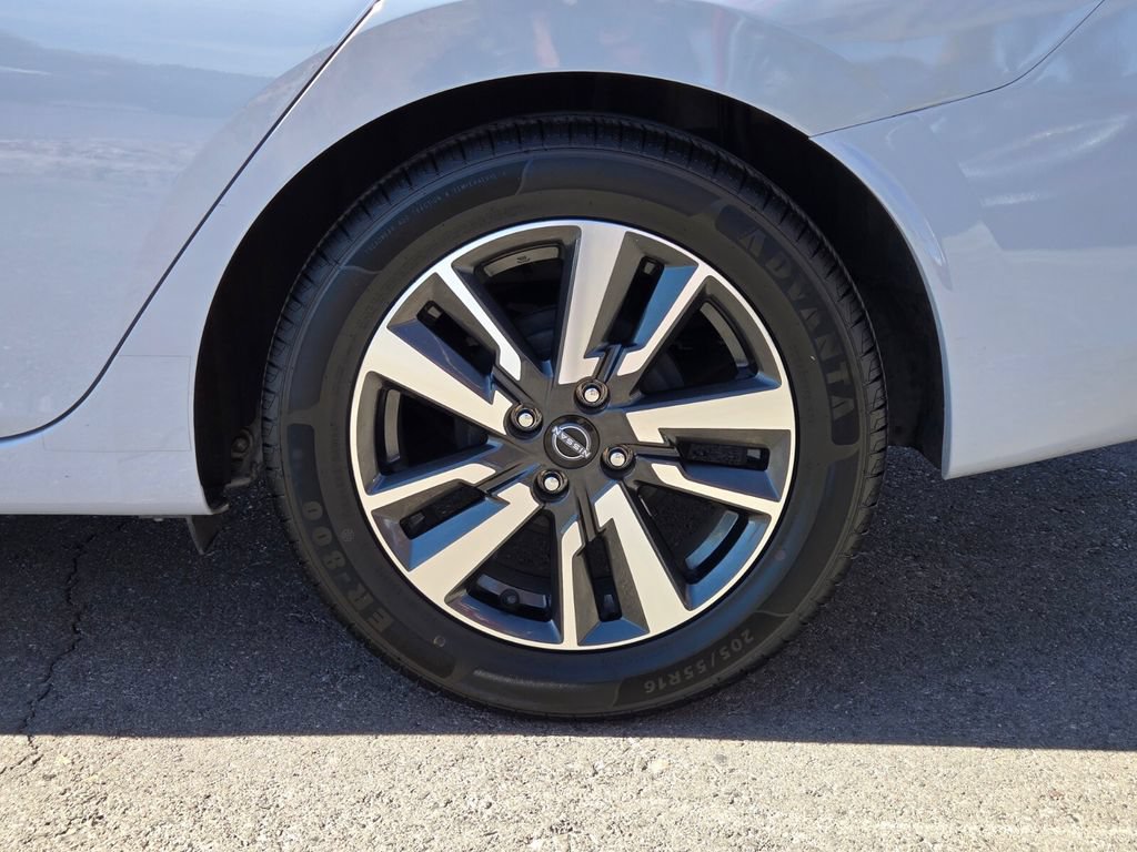 Certified 2024 Nissan Versa SV FWD image 10