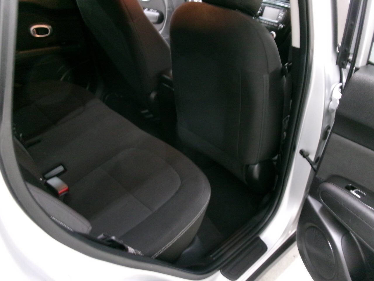 Used 2018 Kia Soul Base 4dr Crossover 6A image 25