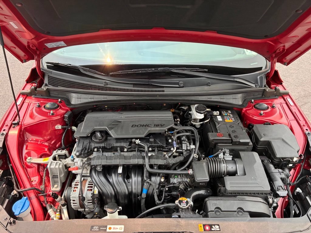 Used 2023 Hyundai Elantra SE FWD image 9