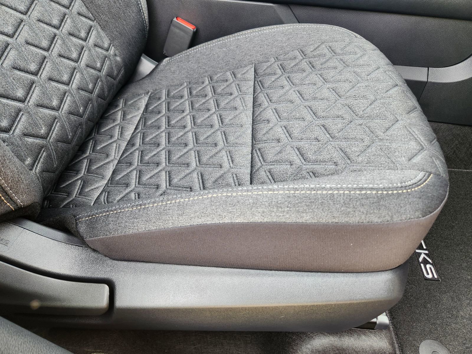 New 2026 Nissan Kicks SV image 21