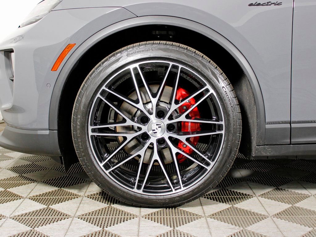 Certified 2025 Porsche Macan 4S Electric image 42