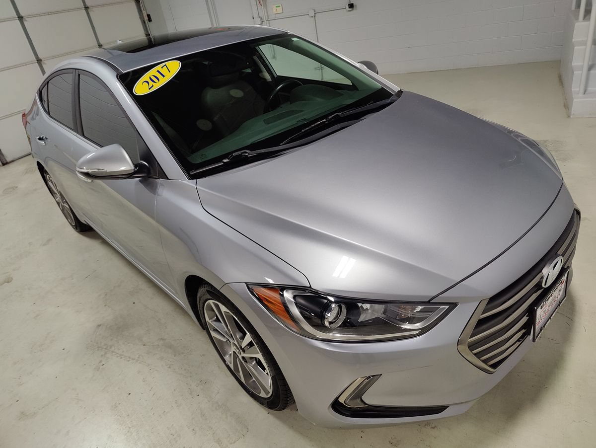 Used 2017 Hyundai Elantra Limited w/ Limited Tech Package 04 FWD image 2