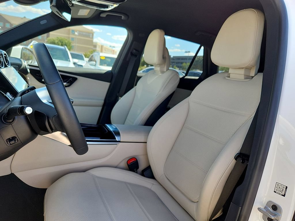 New 2025 Mercedes-Benz GLC 300 4MATIC image 16