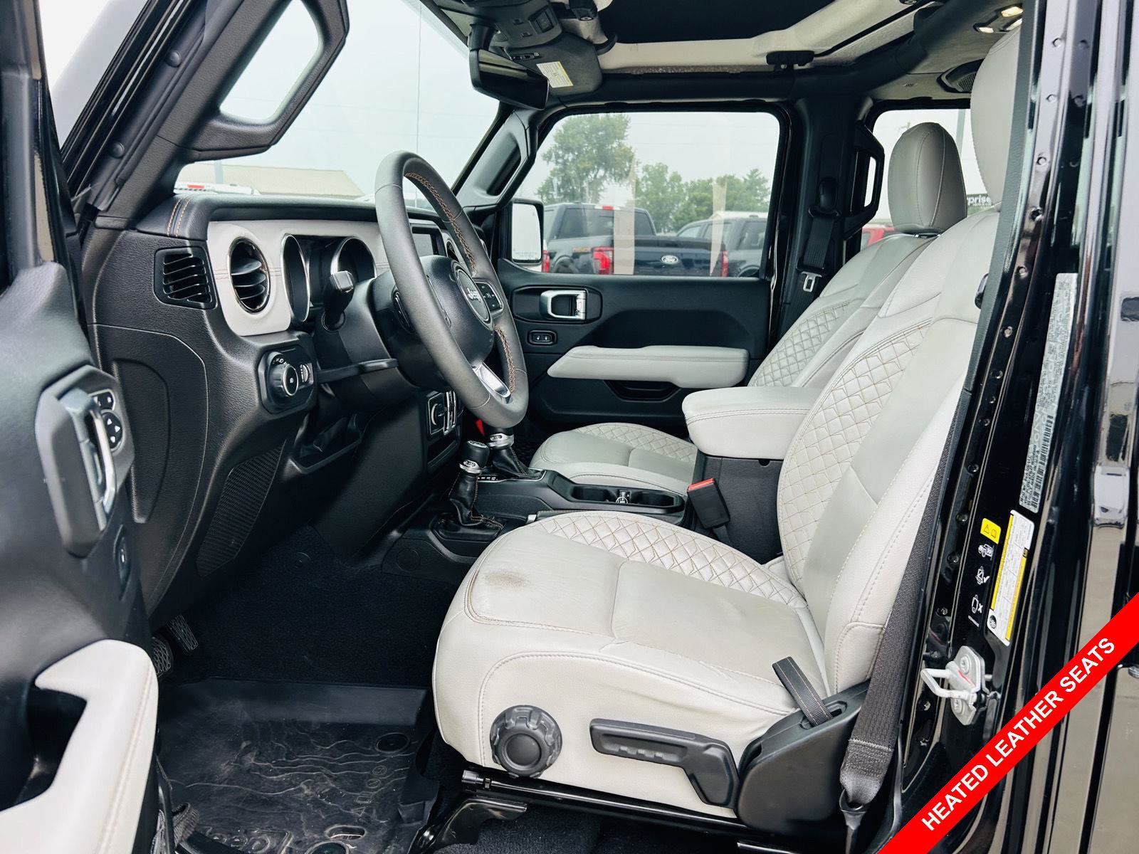 Used 2023 Jeep Wrangler Unlimited Sahara AWD/4WD image 3