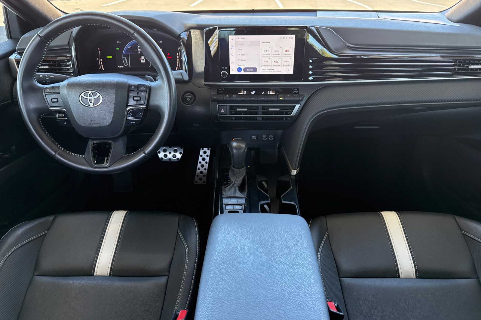 Used 2025 Toyota Camry SE FWD image 21