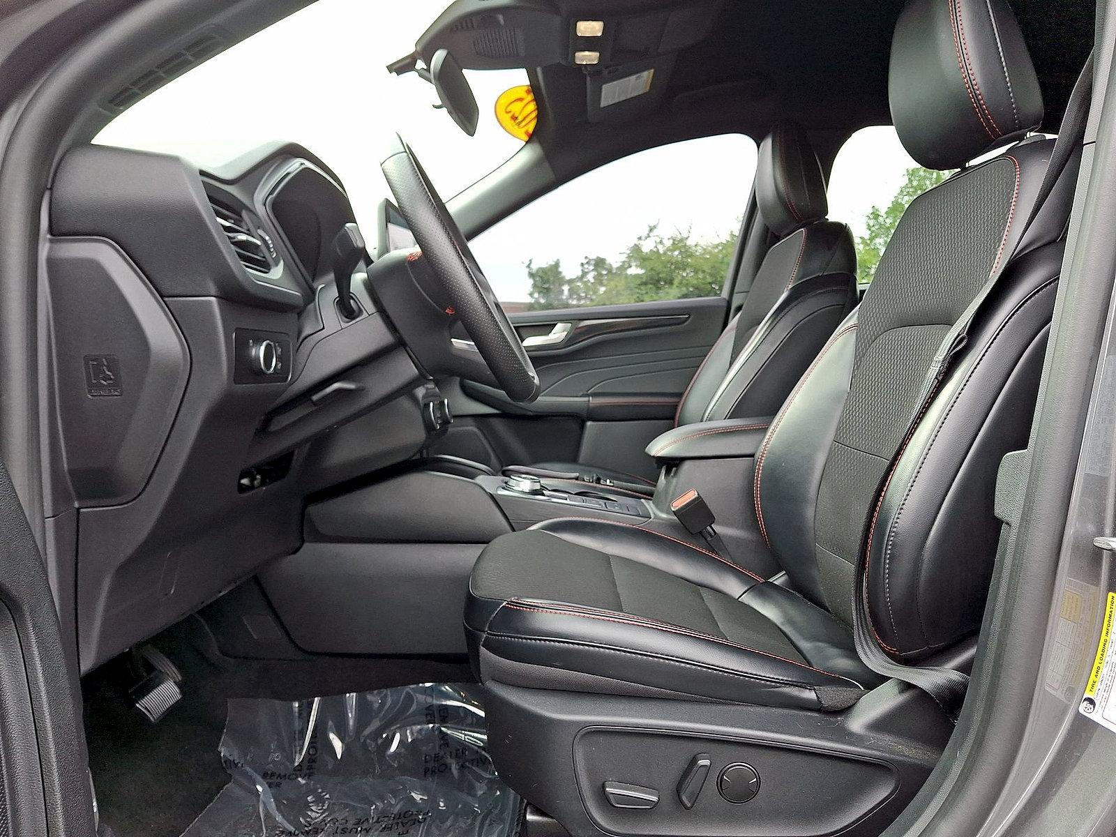 Used 2025 Ford Escape ST-Line FWD image 11