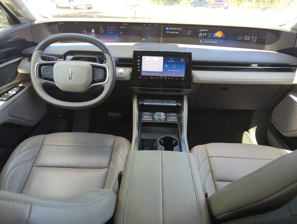 Used 2024 Lincoln Nautilus Premier image 13