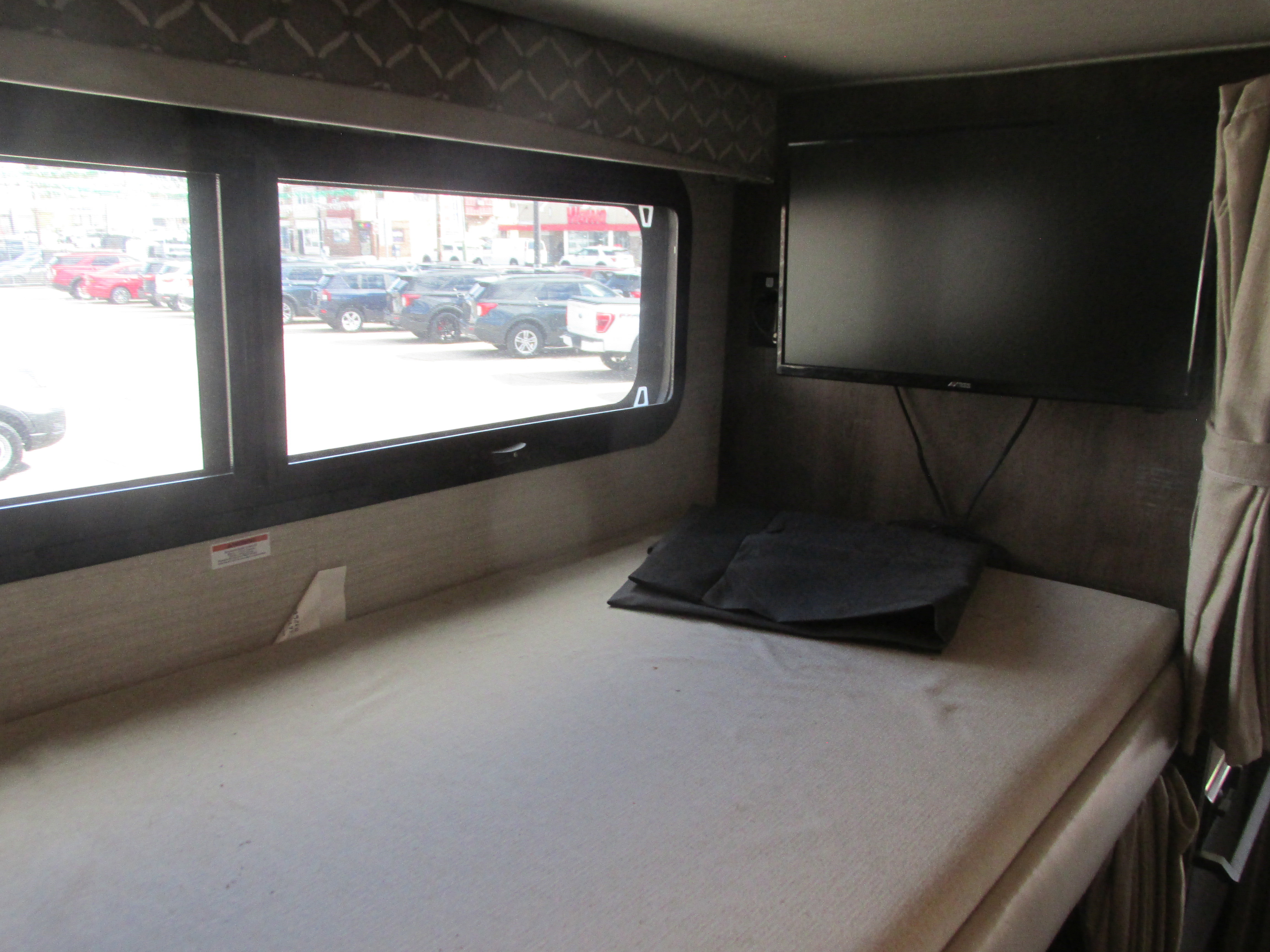Used 2019 Ford E-450 and Econoline 450 Super Duty w/ Motorhome Prep Package RWD image 27