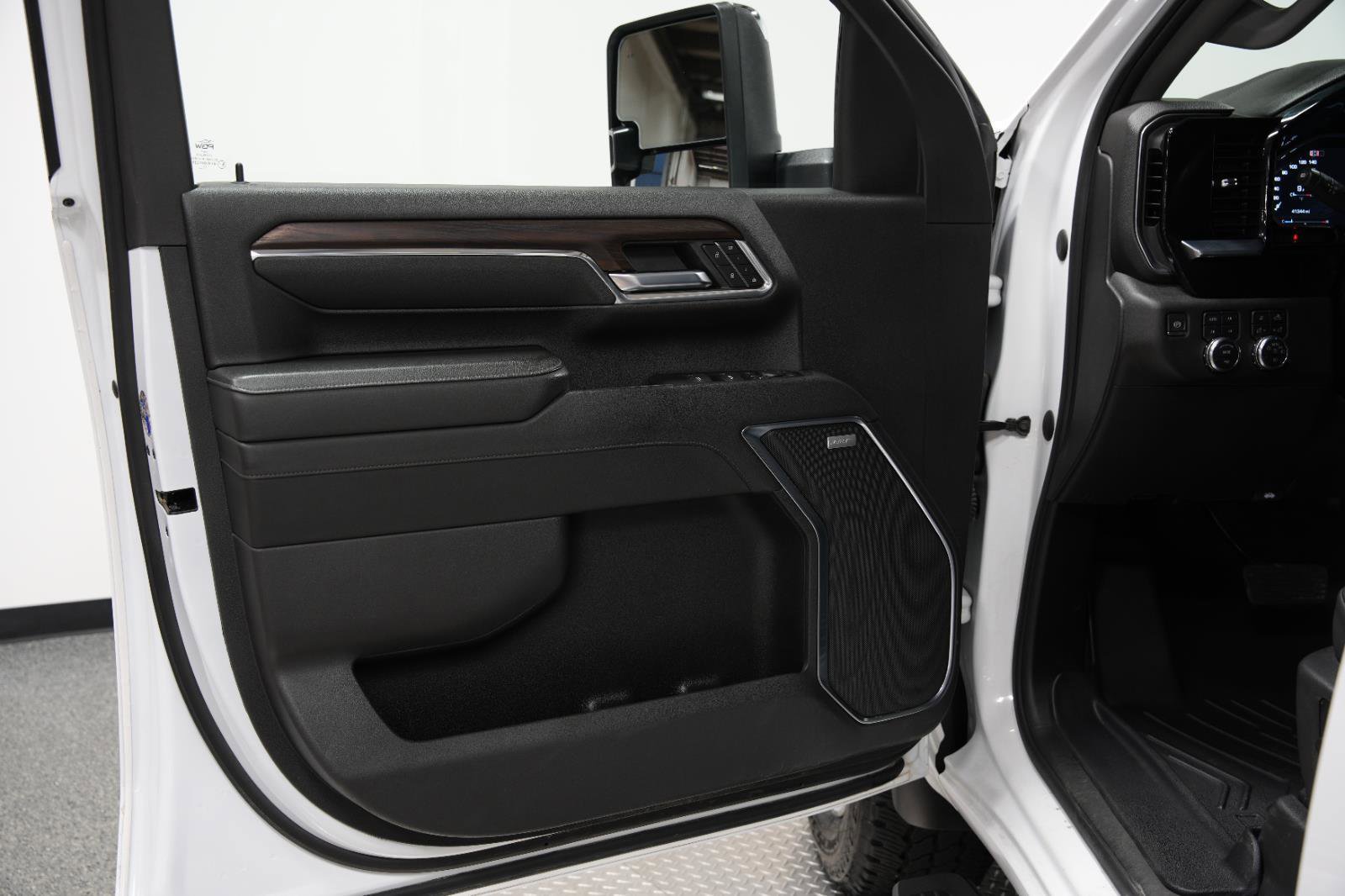 Used 2024 GMC Sierra 2500 SLT w/ SLT Convenience Package image 23