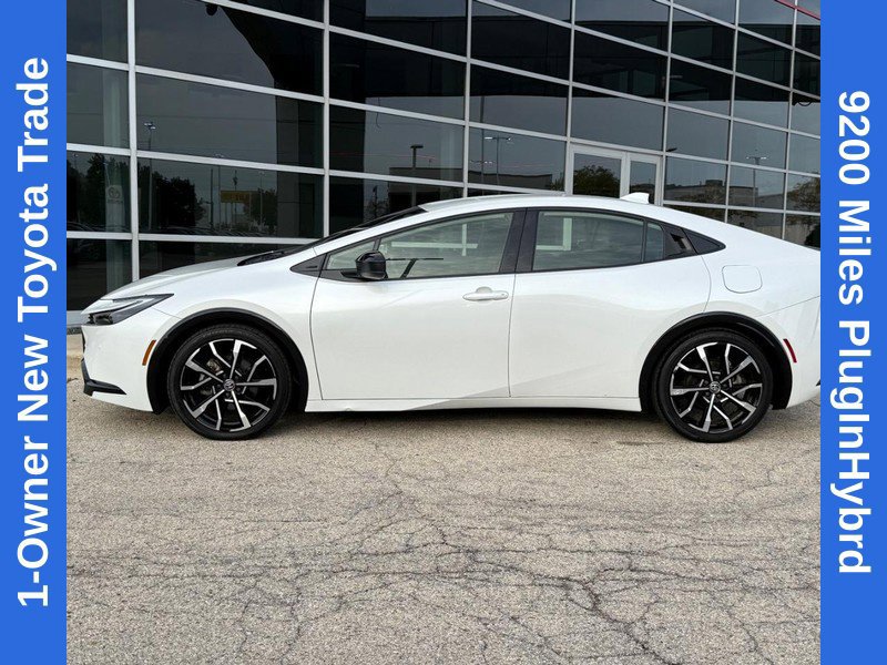 Used 2024 Toyota Prius Prime FWD image 6