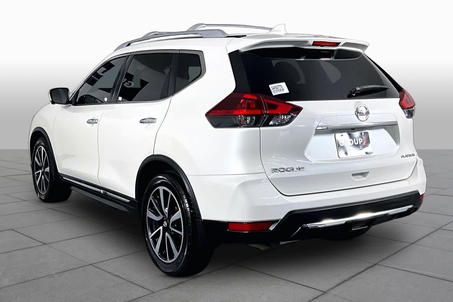 Used 2018 Nissan Rogue SL w/ Premium Package FWD image 11