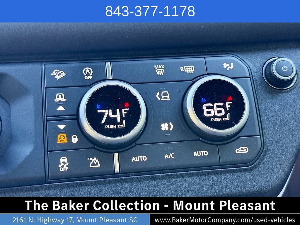 Used 2024 Land Rover Defender 130 X-Dynamic SE AWD/4WD image 16