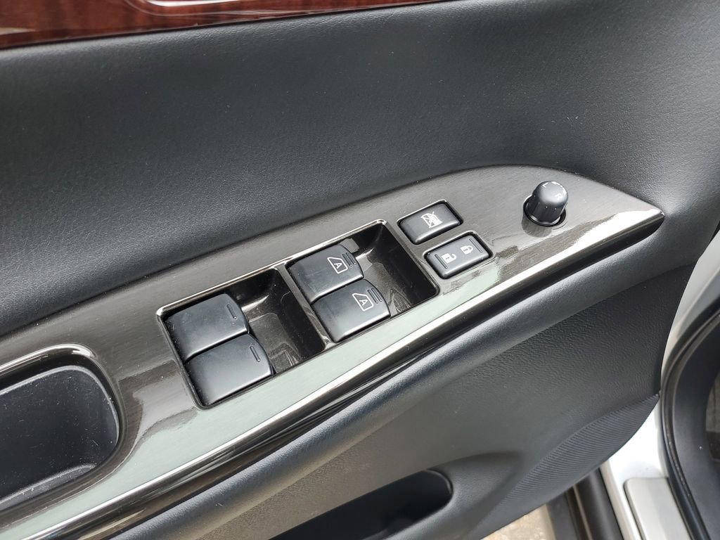 Used 2017 INFINITI QX50 2WD w/ Deluxe Touring Package image 10