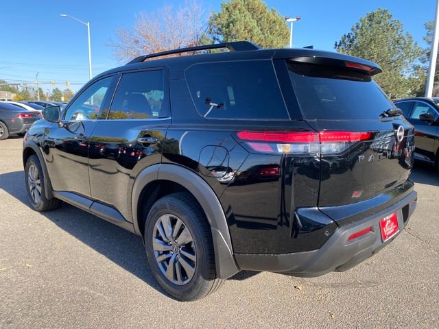 New 2025 Nissan Pathfinder SV w/ Black Appearance Package image 3
