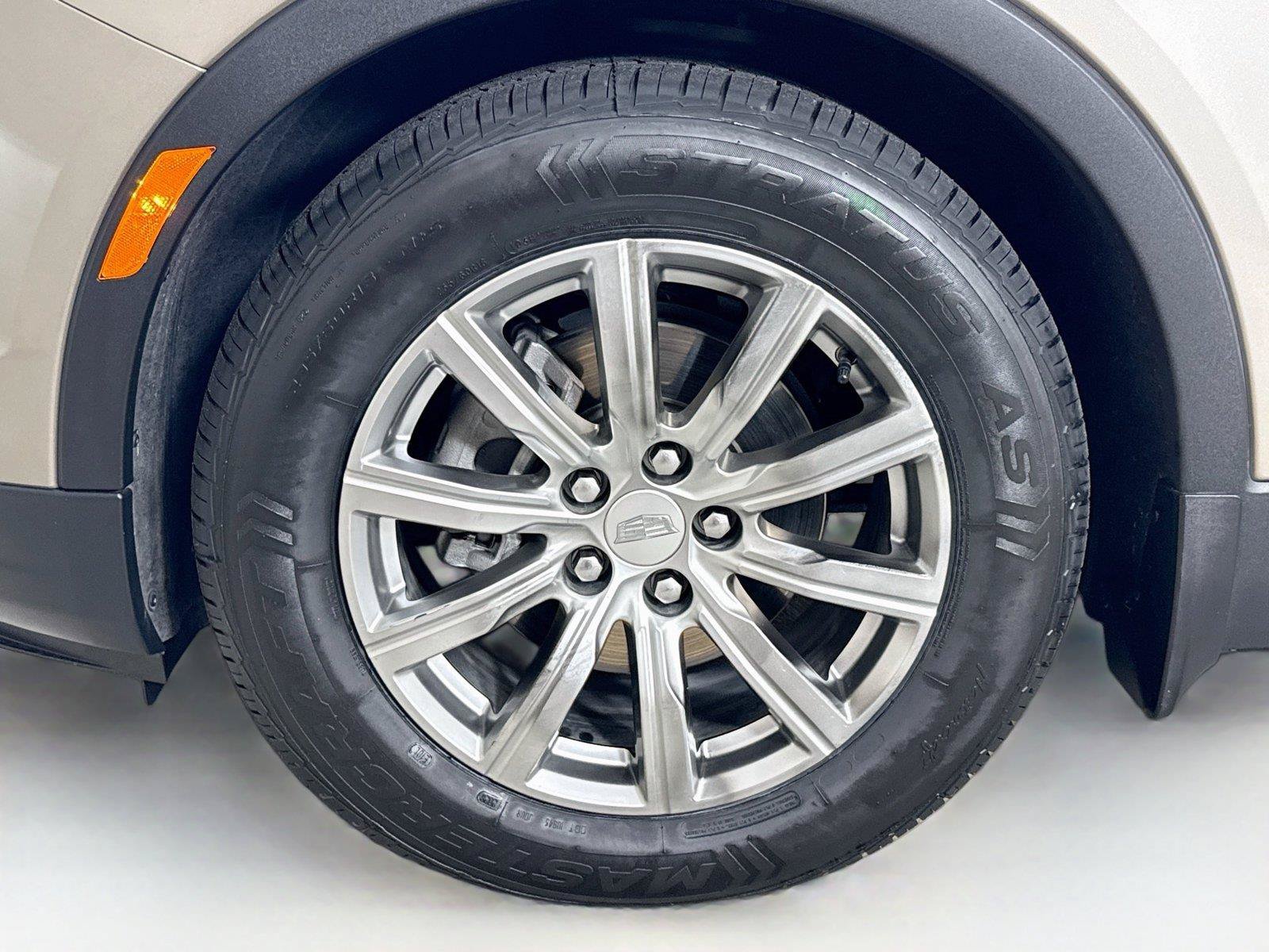 Used 2023 Cadillac XT4 Premium Luxury FWD image 36