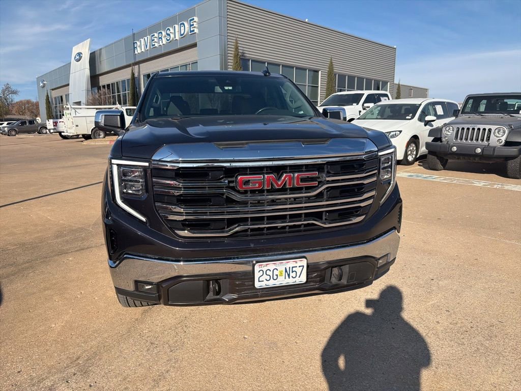 Used 2022 GMC Sierra 1500 SLT w/ SLT Premium Package image 3