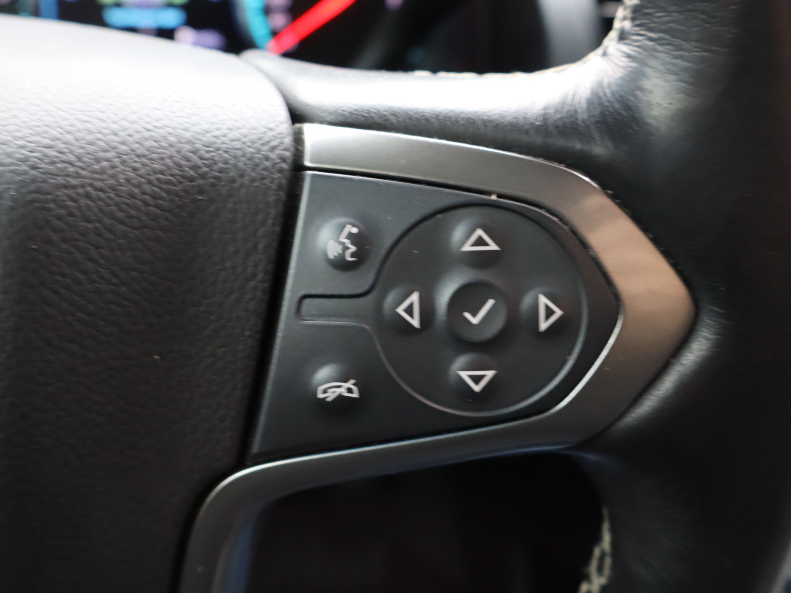 Used 2020 Chevrolet Tahoe Premier w/ Premier Plus Edition image 24