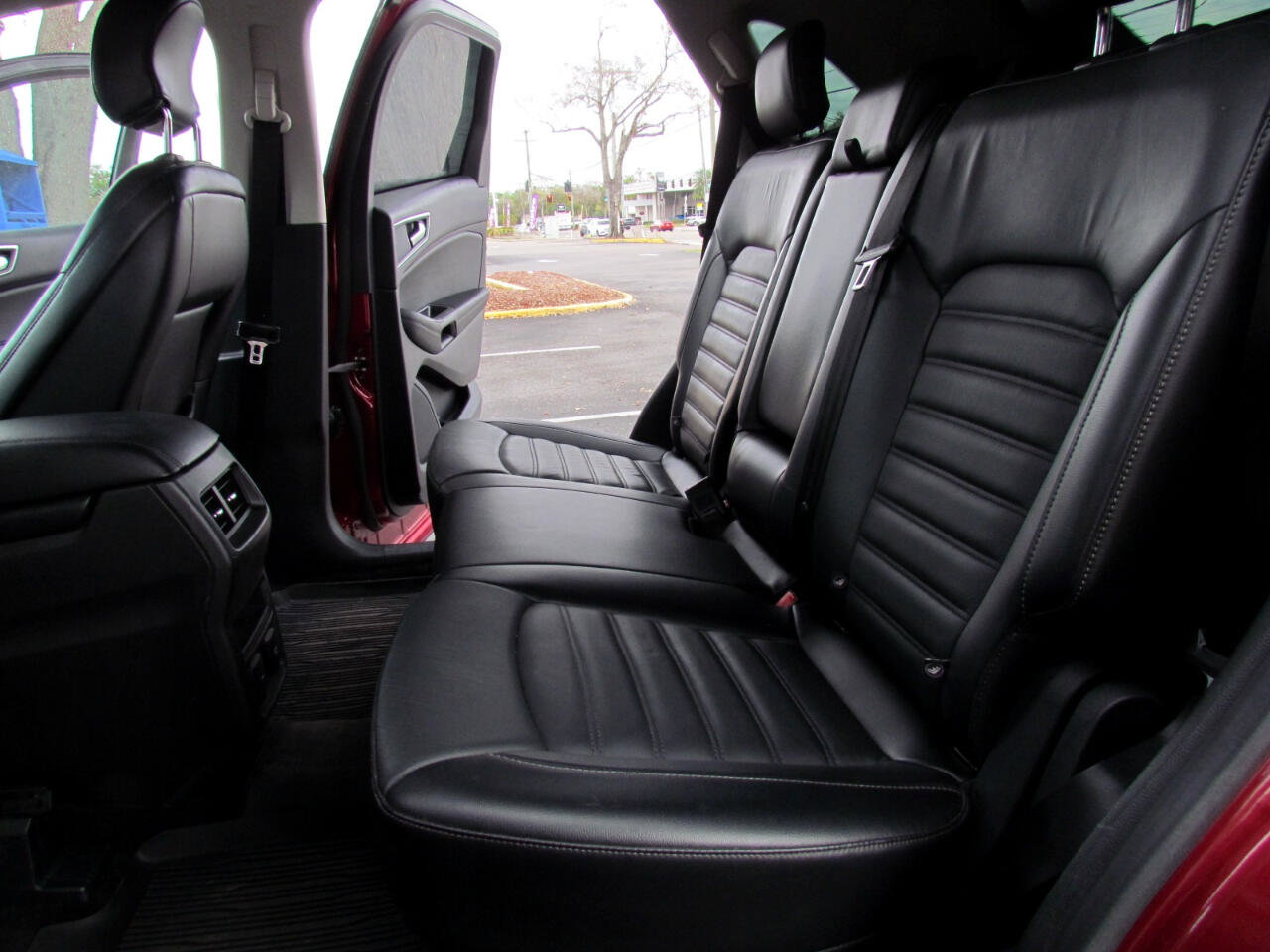 Used 2017 Ford Edge SEL w/ Equipment Group 201A image 28