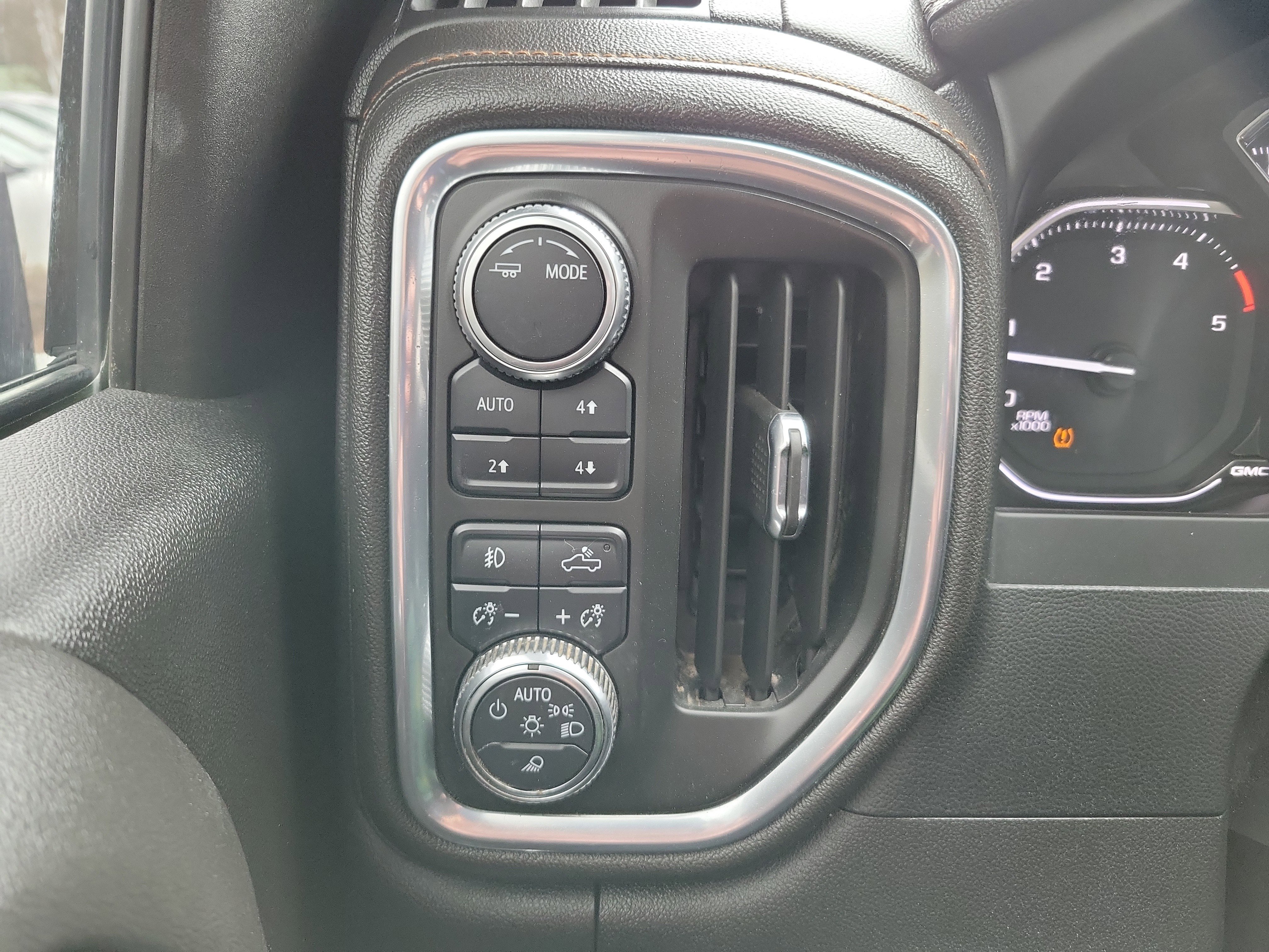 Used 2022 GMC Sierra 2500 AT4 w/ AT4 Preferred Package image 19