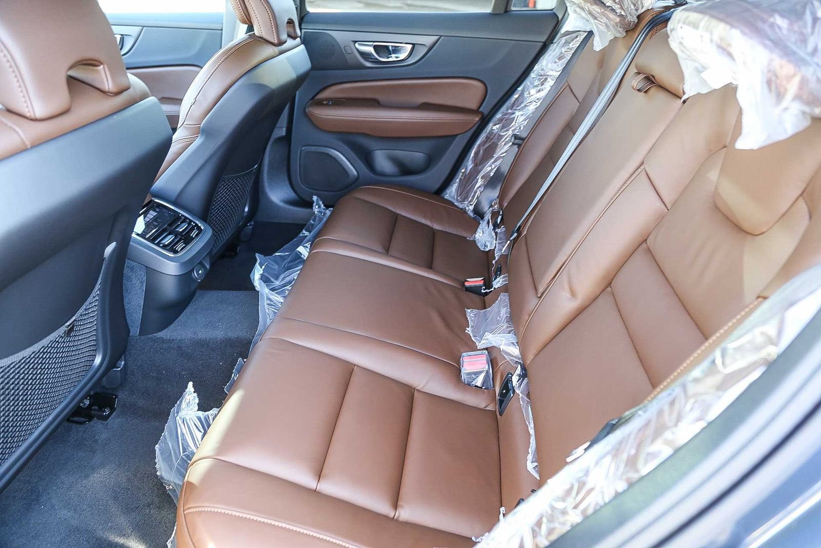 New 2026 Volvo V60 B5 Cross Country Ultra w/ Climate Package image 18